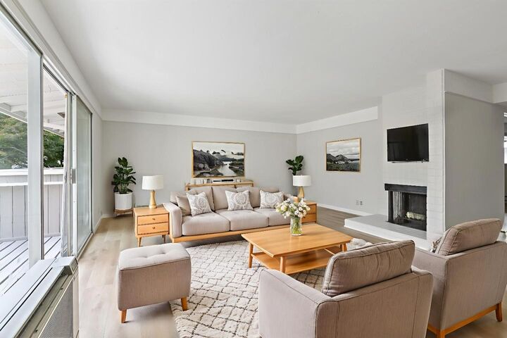 Property Photo:  500 West Middlefield Road 18  CA 94043 