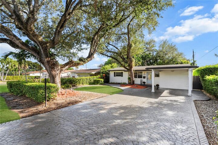 Property Photo: 9130 SW 73rd St FL 33173