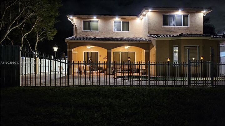 Property Photo: 16074 SW 62nd St FL 33193