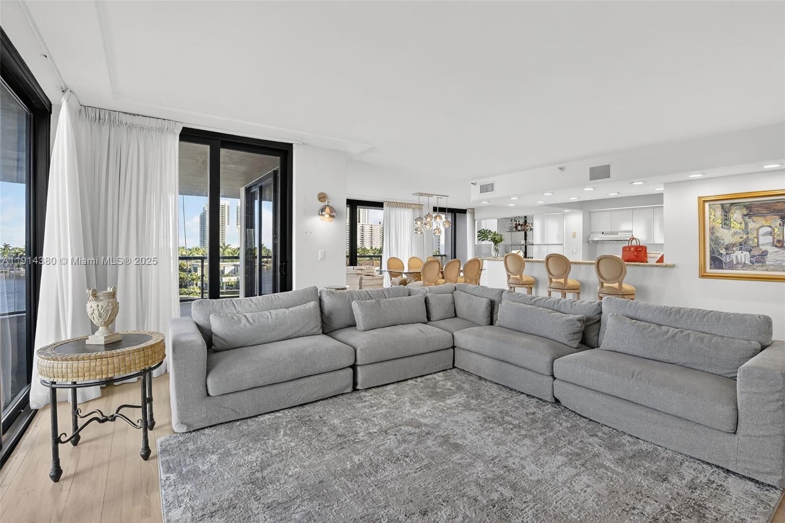 Property Photo:  19667 Turnberry Way 5J  FL 33180 