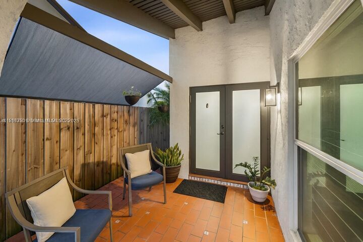 Property Photo:  3250 SW 116th Pl  FL 33165 