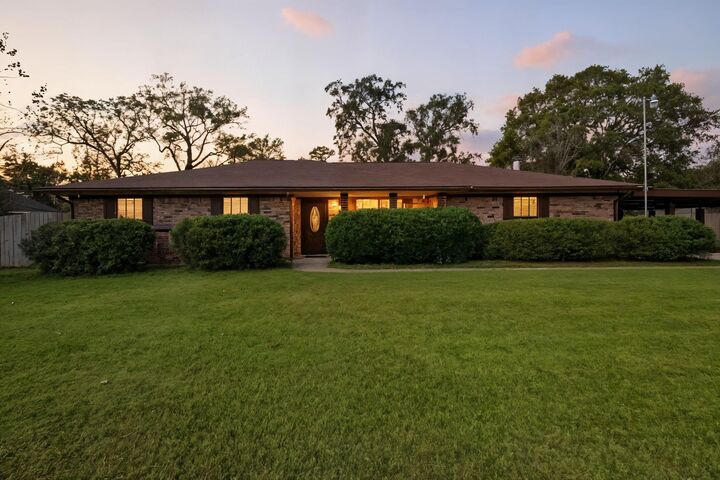 Property Photo: 5263 Old Hwy 87 TX 77632