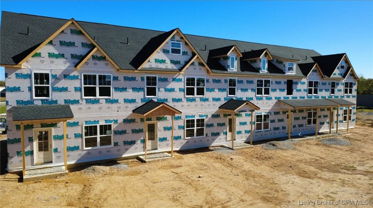 Property Photo: 117 Nighthawk Place IN 47150