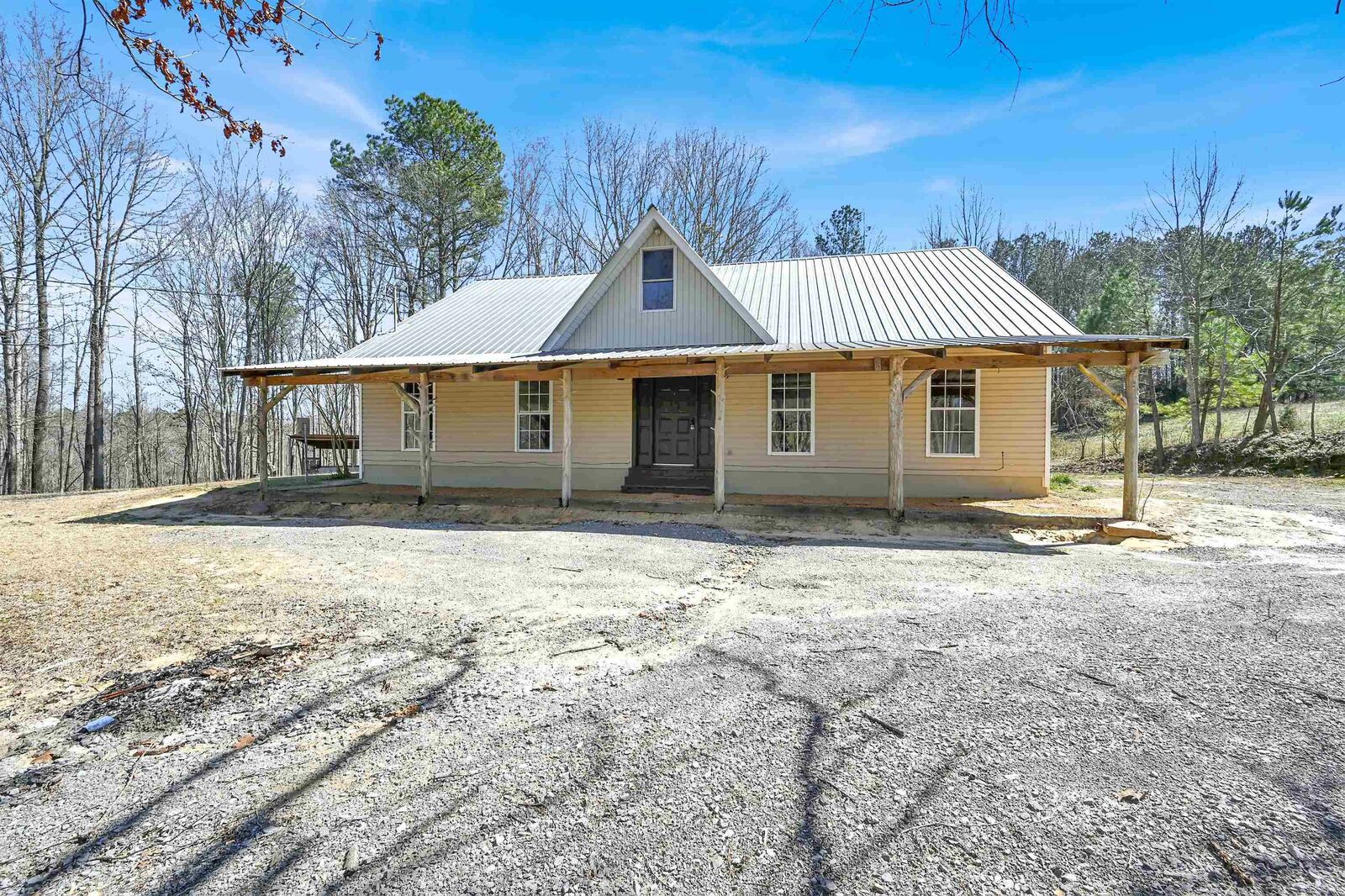 Property Photo:  6894 Co Rd 1082  AL 35179 - VINEMONT 