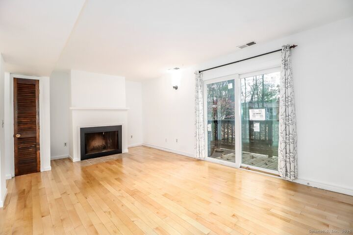 Property Photo:  25 Padanaram Road Apt 30  CT 06811 