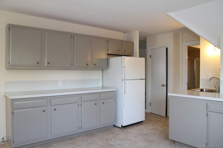 Property Photo:  38 Bradley Avenue 3  CT 06405 