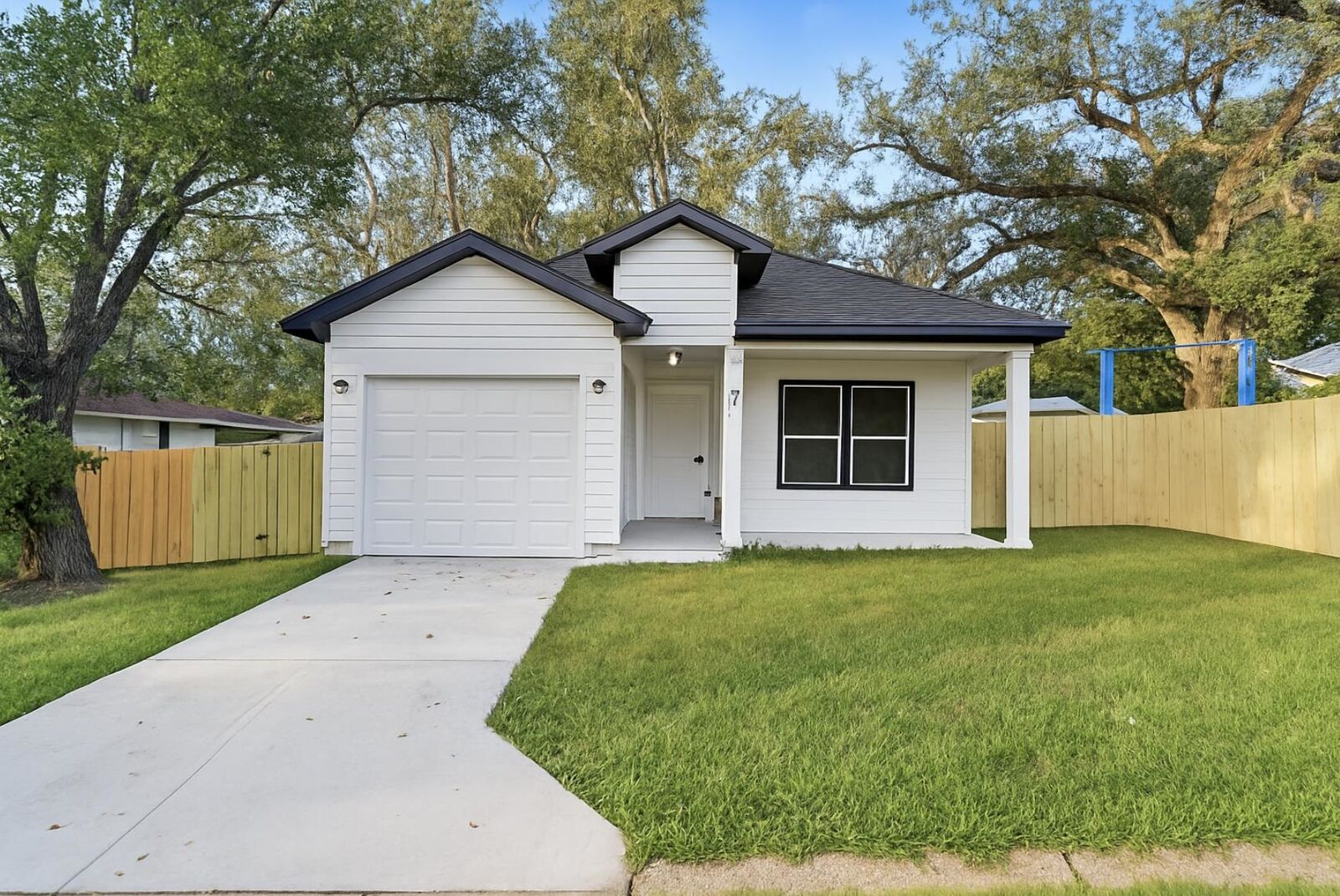 Property Photo:  836 Osceola Street  FL 32310 