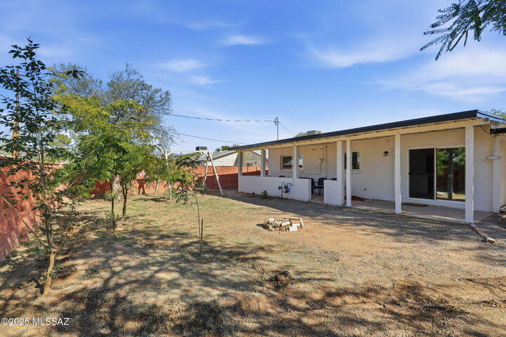 6424 E Calle Mercurio  Tucson AZ 85710 photo