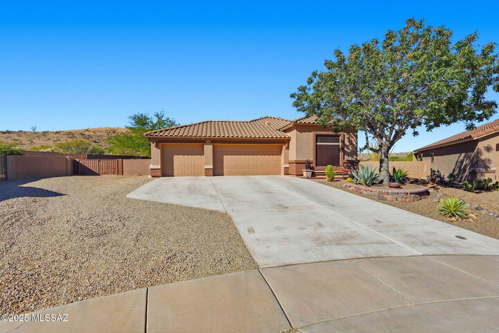 Property Photo: 1082 W Placita Vargas AZ 85614