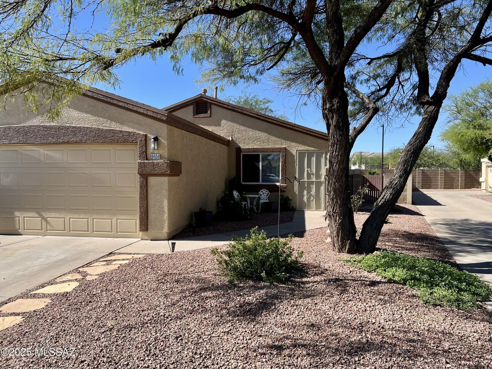 Property Photo: 9458 E Bench Mark Loop AZ 85747