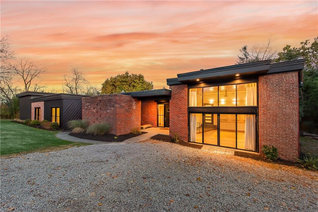 Property Photo: 9402 Babcock Blvd PA 15101