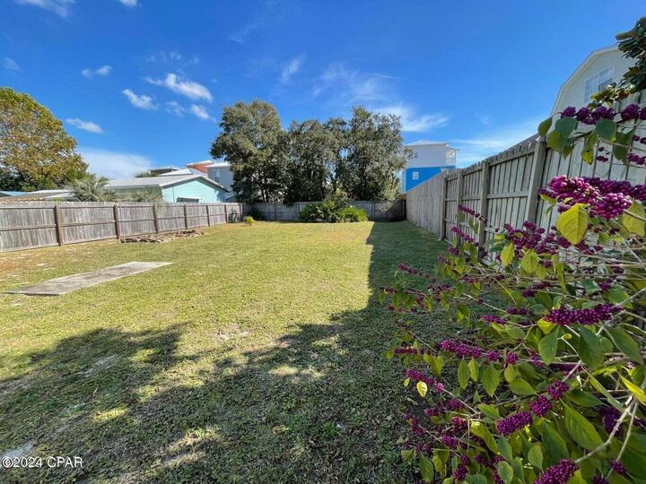 Property Photo: 305 Tarpon Street FL 32413