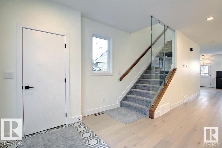 Property Photo:  13907 107A Avenue NW  AB T5M 2A8 