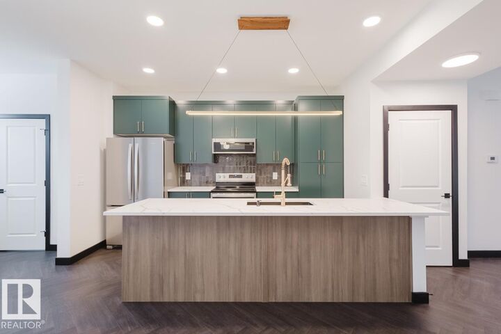 2124 Crossbill Lane NW  Edmonton AB T6W 4V8 photo