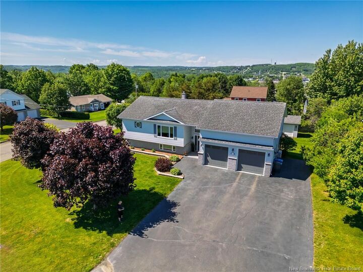 133 Wilson Crescent — photo 1
