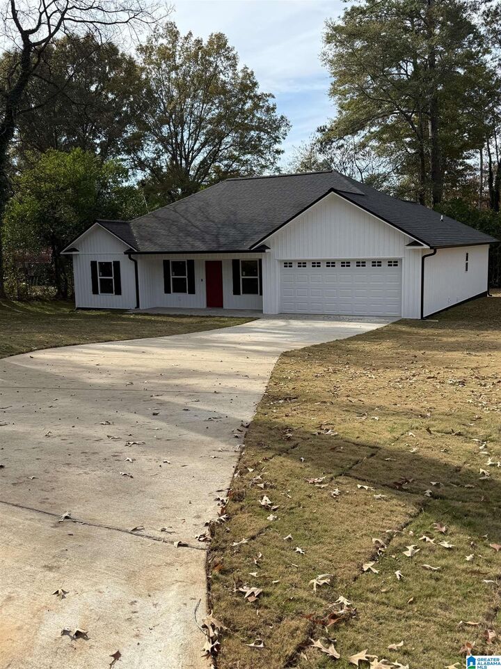 Property Photo:  606 7th Avenue  AL 36265 