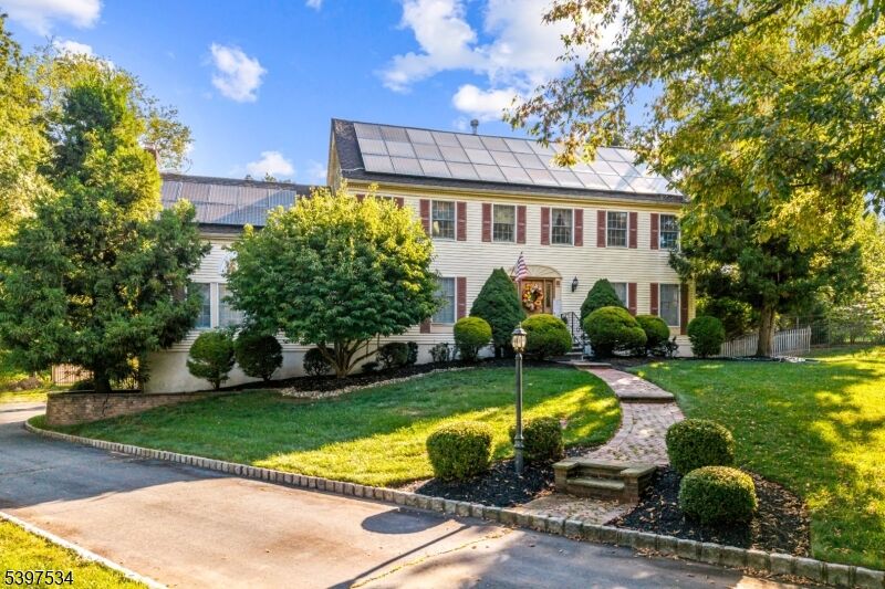 Property Photo:  91 Briar Way  NJ 08853 