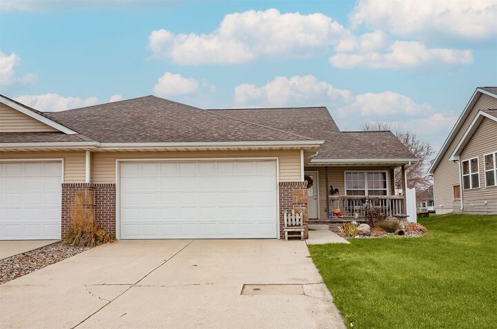 Property Photo:  107 Centennial Drive  IA 50124 