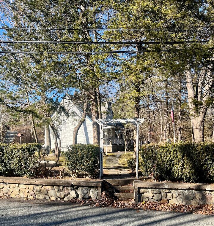 6A Post Road  Sloatsburg NY 10974 photo