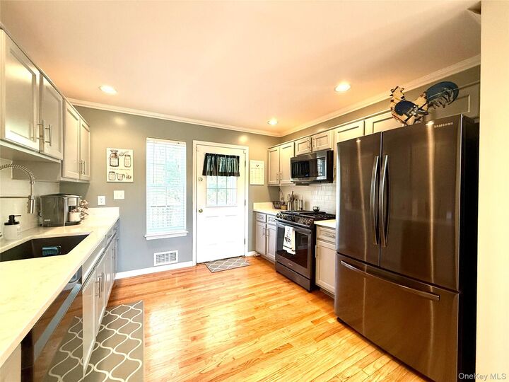 Property Photo:  142 Pinebrook Drive  NY 12538 