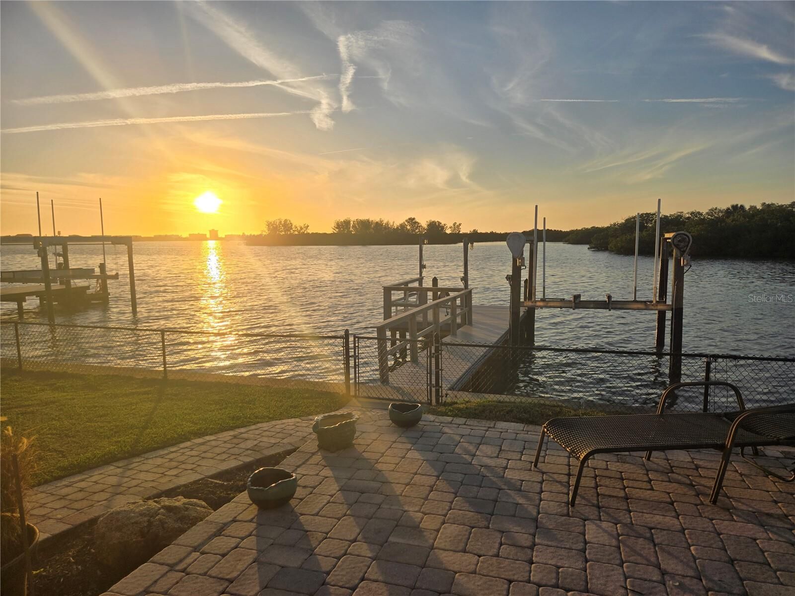 Property Photo: 5694 Oakhurst Drive FL 33772