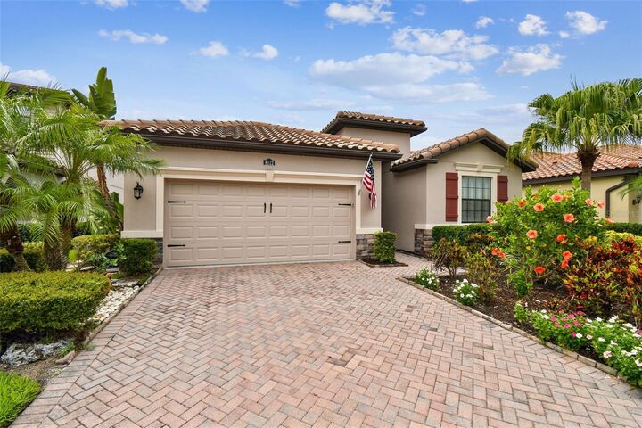 Property Photo: 8112 36th Street E FL 34243