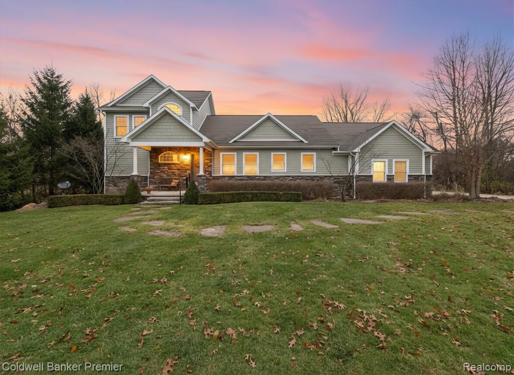 Property Photo:  214 Presidio Drive  MI 48462 9478 