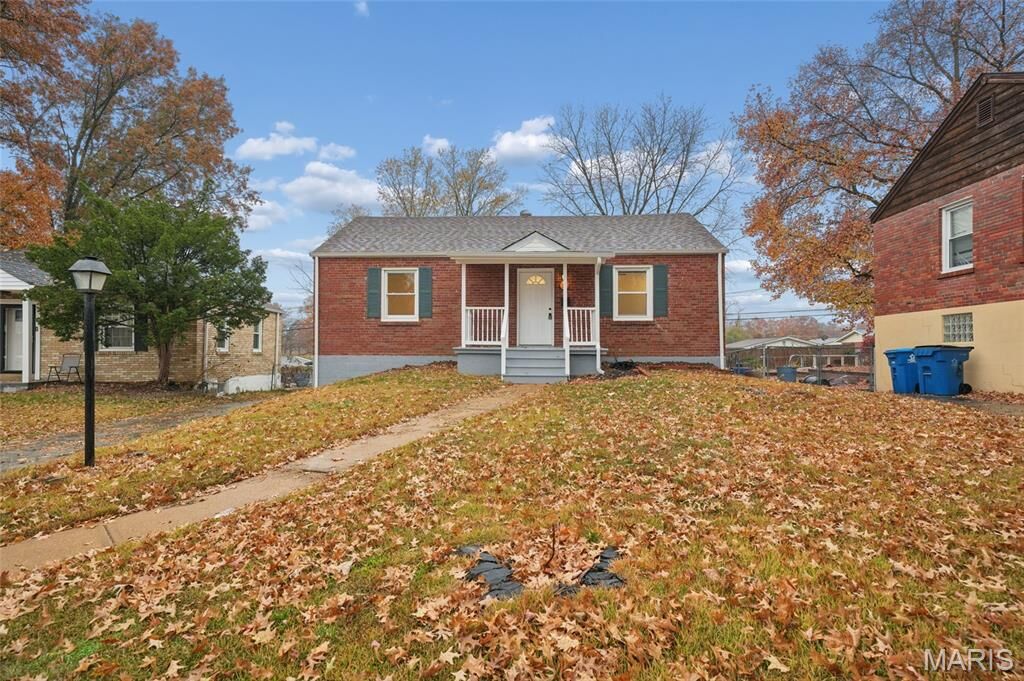 Property Photo: 106 Sylvia Drive MO 63125