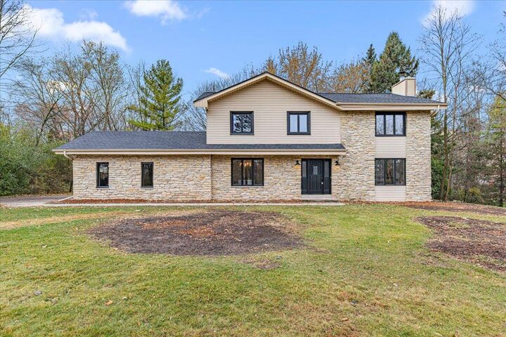 11747 N Vega Ave  Mequon WI 53097 photo
