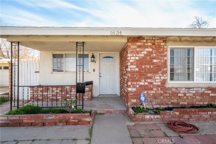 Property Photo:  1634 Sweetbrier  CA 93550 