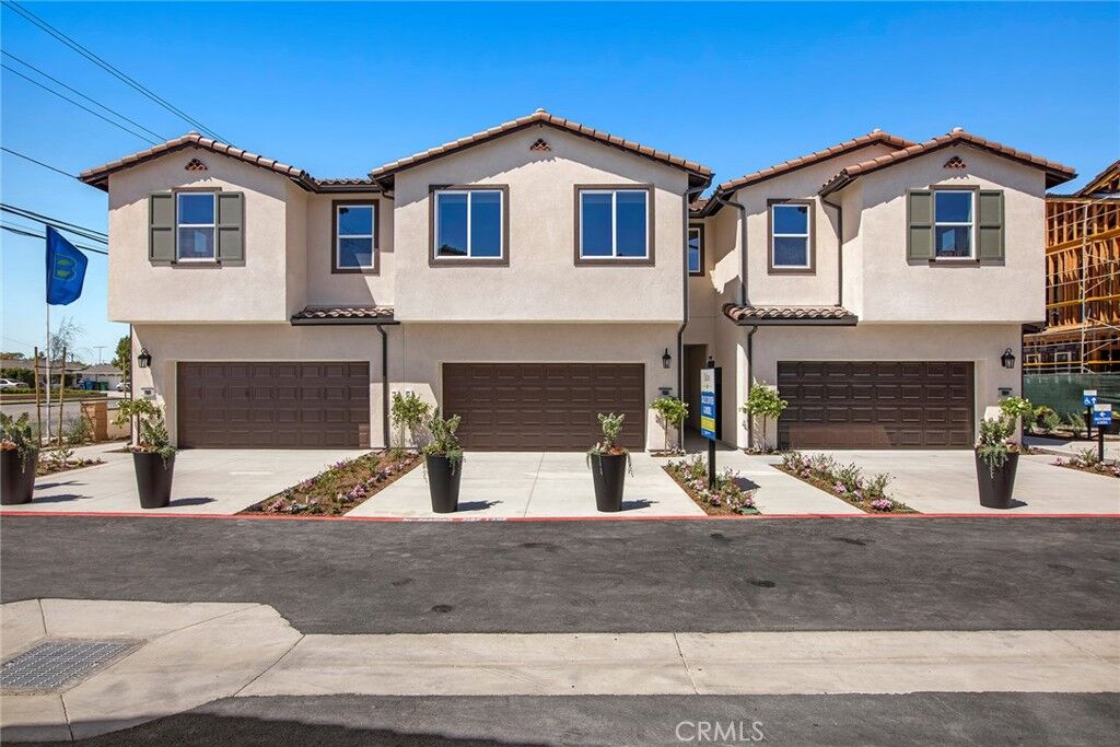 Property Photo:  7014 Solara Way  CA 92683 