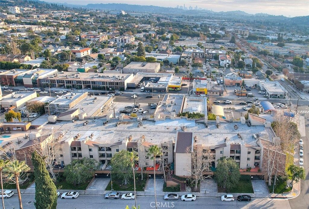 Property Photo:  460 Oak Street 201  CA 91204 