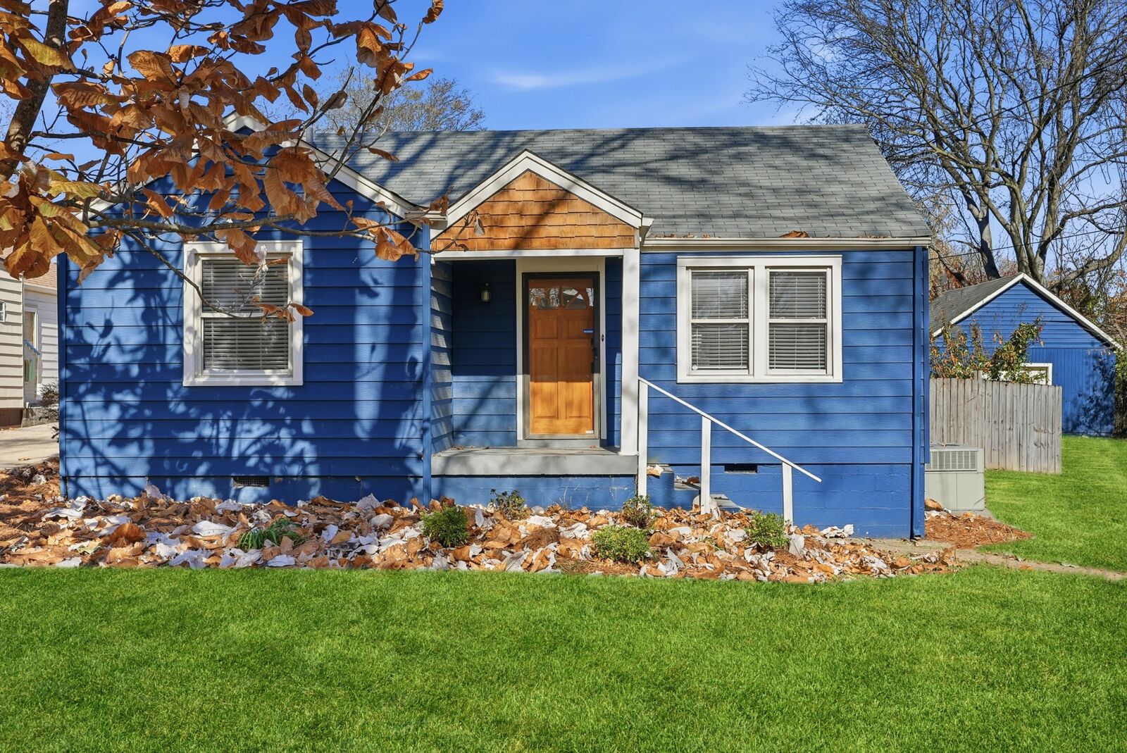 Property Photo:  813 Gwynn Dr  TN 37216 