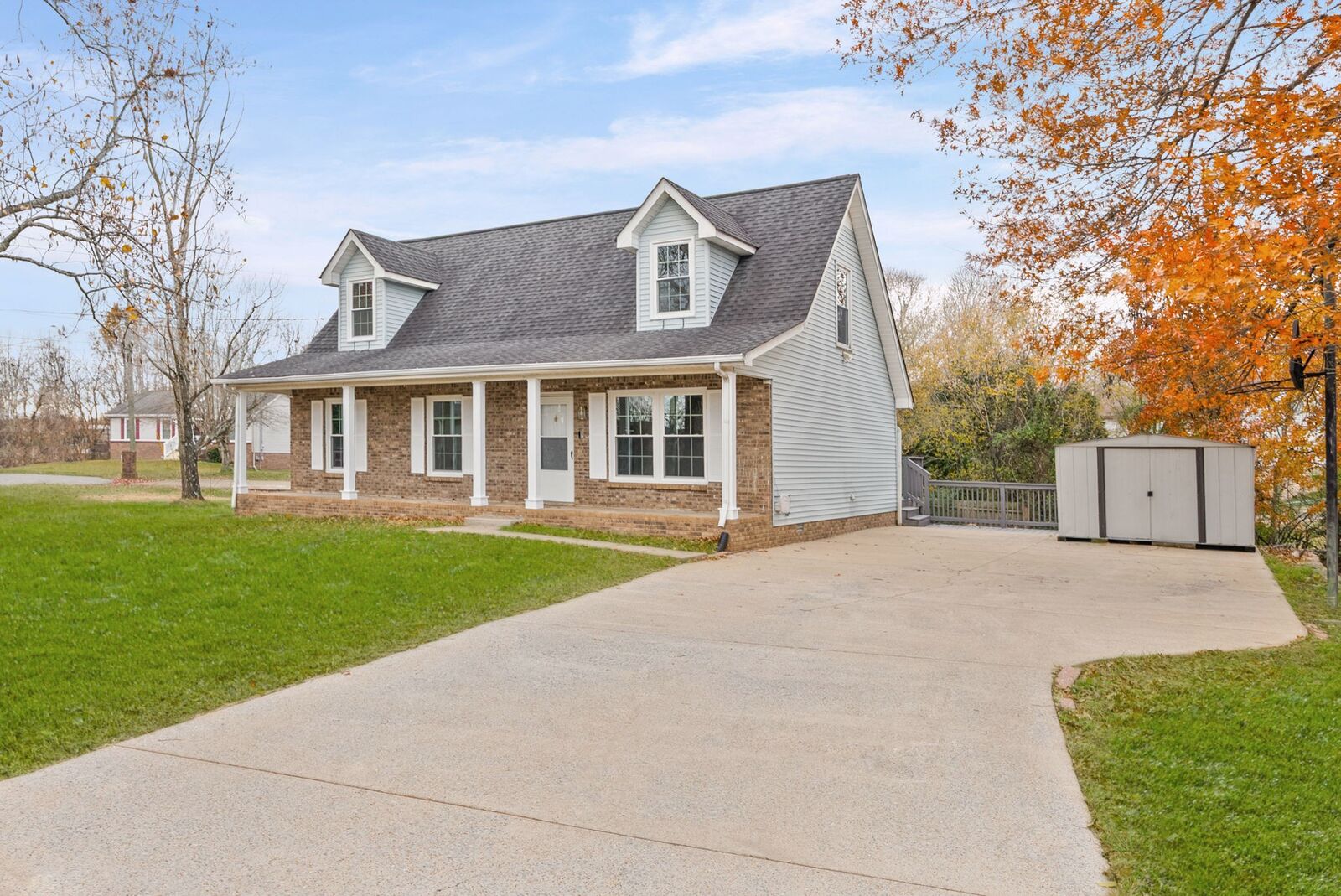 Property Photo: 594 Oak Valley Dr TN 37042