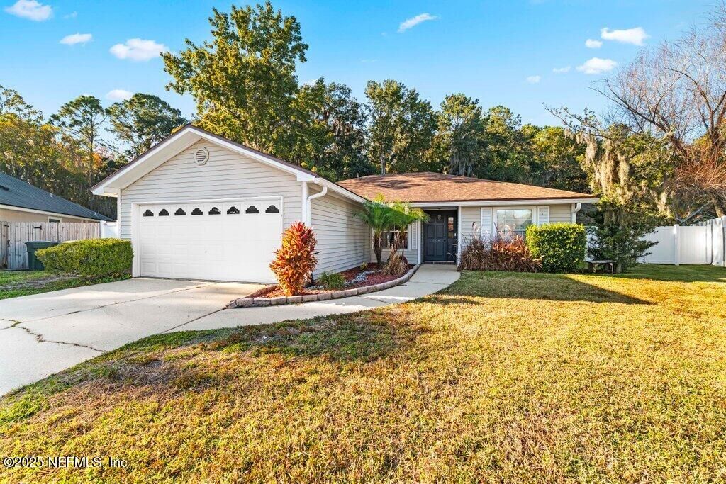 Property Photo: 11434 Wondering Pines Lane FL 32258