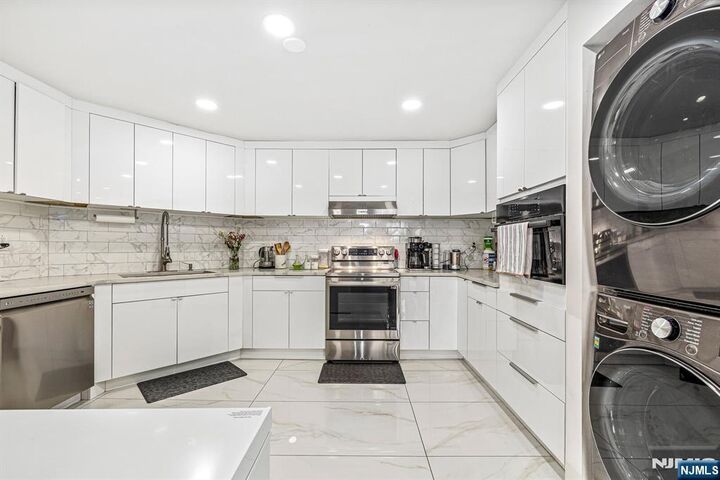 Property Photo:  427 Harmon Cove Tower  NJ 07094 