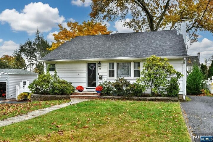 82 Grove Street  Waldwick NJ 07463 photo