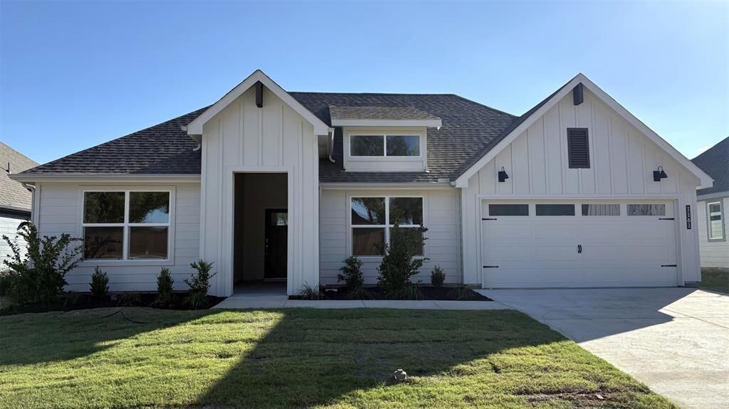 Property Photo: 1161 Keystone Drive TX 76048