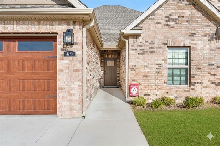 Property Photo: 4270 W Buckaroo Street AR 72704