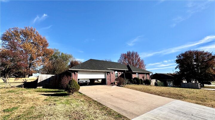 Property Photo: 1109 Mockingbird AR 72761
