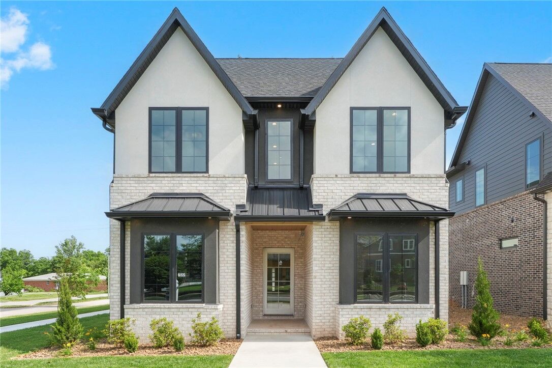 Property Photo:  722 W Central Avenue  AR 72712 