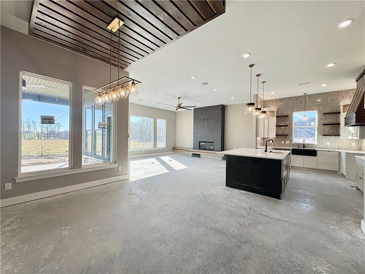 Property Photo: 901 Greenhorn Street AR 72712