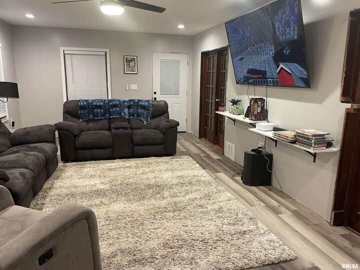 Property Photo: 88 20th Avenue North IA 52732