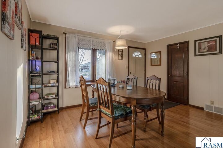 Property Photo:  711 E Blue Earth Street  MN 56055 