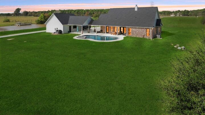 Property Photo: 10511 Bessie Heights Rd. TX 77630