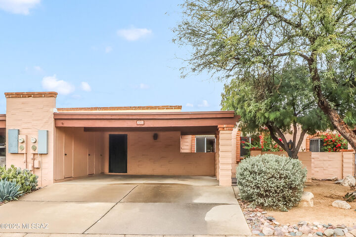 Property Photo:  4223 E Presidio Road  AZ 85712 