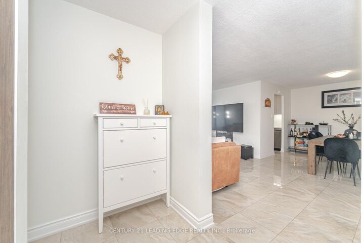 Property Photo:  18 Knightsbridge Road 1109  ON L6T 3X5 