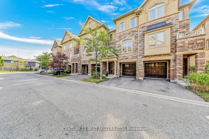 Property Photo:  6625 Falconer Drive 52  ON L5N 0C7 