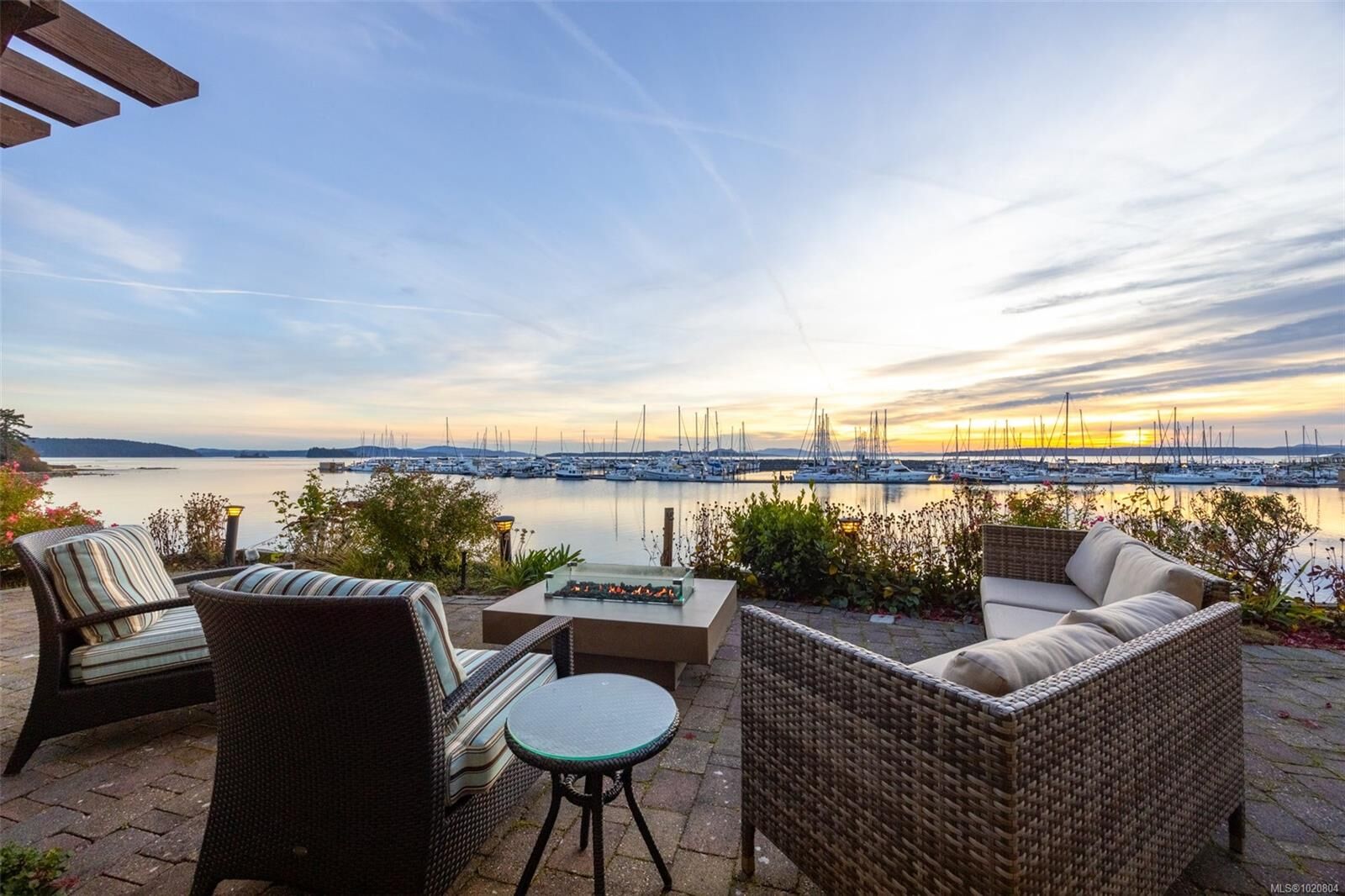 Property Photo:  9949 Third St 101  BC V8L 3B1 