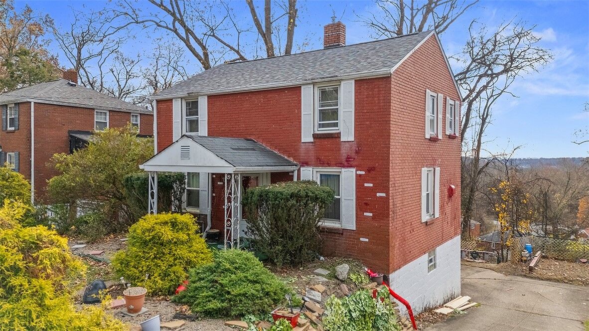Property Photo:  121 Milliken Ave  PA 15235 